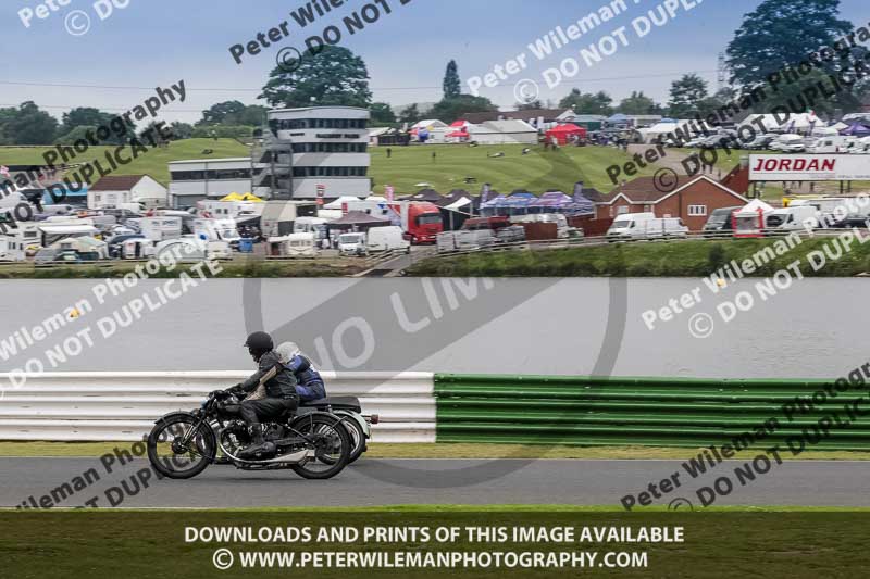 Vintage motorcycle club;eventdigitalimages;mallory park;mallory park trackday photographs;no limits trackdays;peter wileman photography;trackday digital images;trackday photos;vmcc festival 1000 bikes photographs